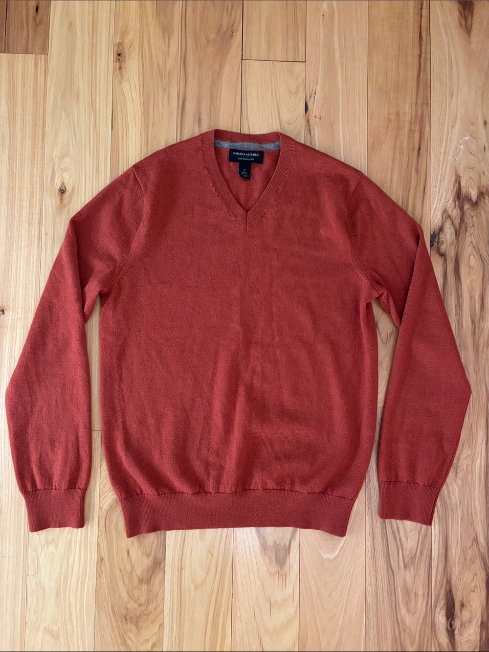 BANANA REPUBLIC FACTORY Burnt Orange Preppy V-Neck Merino Wool Sweater | Size S
